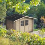 Alce Opera 250×250 – Gerätehaus aus Holz – Mit Fenstern und Doppelflügeltür – 250x250x207 cm