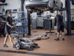 Kärcher KM 70/30 C Bp 2SB – Akku-Kehrmaschine mit Auffangbehälter – OHNE Akku und Ladegerät – Bild 3